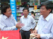 Bóng đá anh, ngoại hạng anh, lịch thi đấu euro 2012, Sách về Đại tướng Võ Nguyên Giáp in bằng lụa, sơn mài và  giấy dó